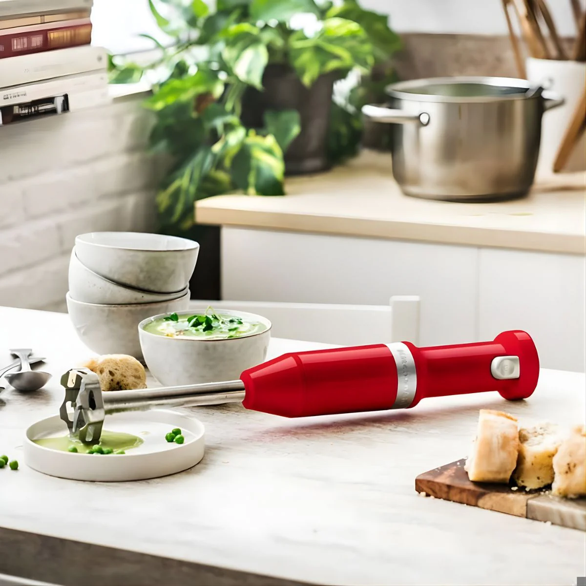 Batidora de mano inalámbrica roja KitchenAid - Imagen 5