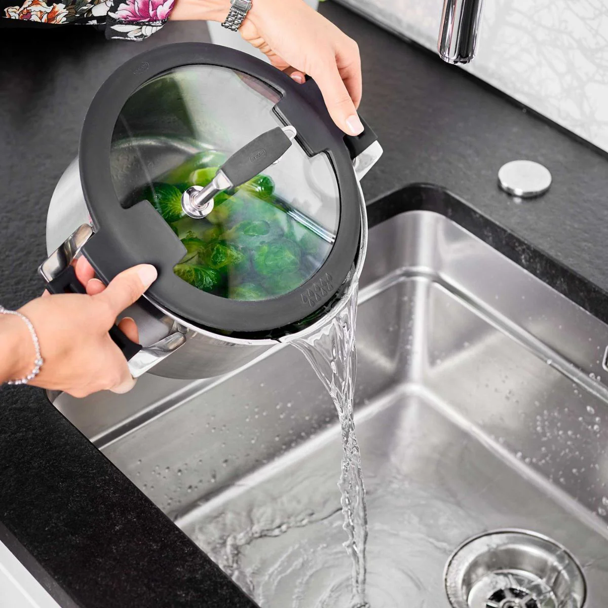 Cacerola alta de acero inoxidable con tapa de cristal Silence Pro Rösle - Imagen 5