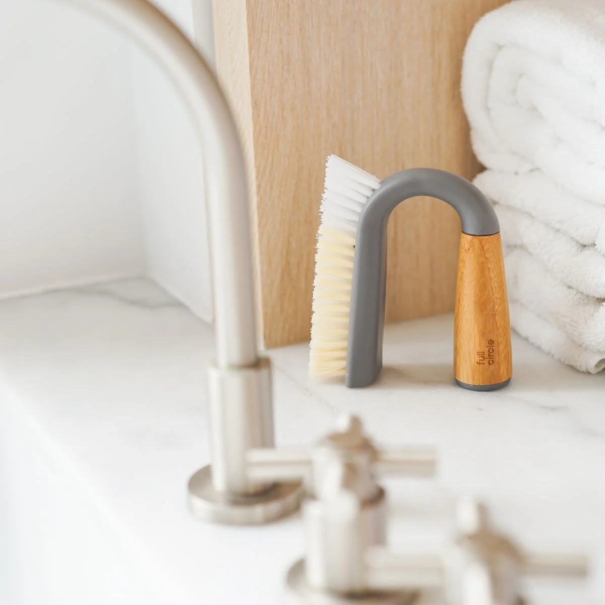 Cepillo limpiador para juntas Grunge Buster Full Circle - Imagen 2