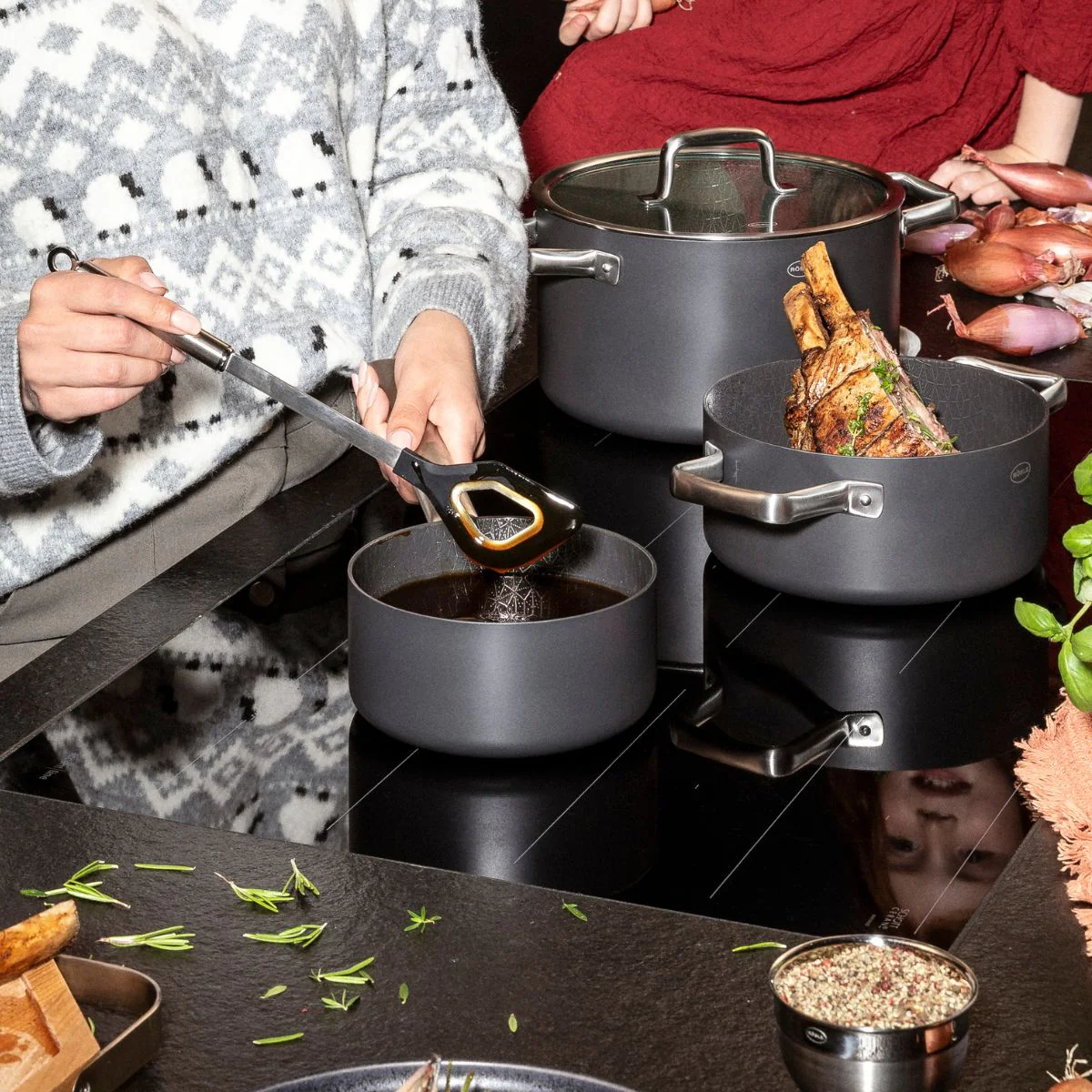 Cuchara espátula con agujero de inox con bordes de silicona Rösle - Imagen 5