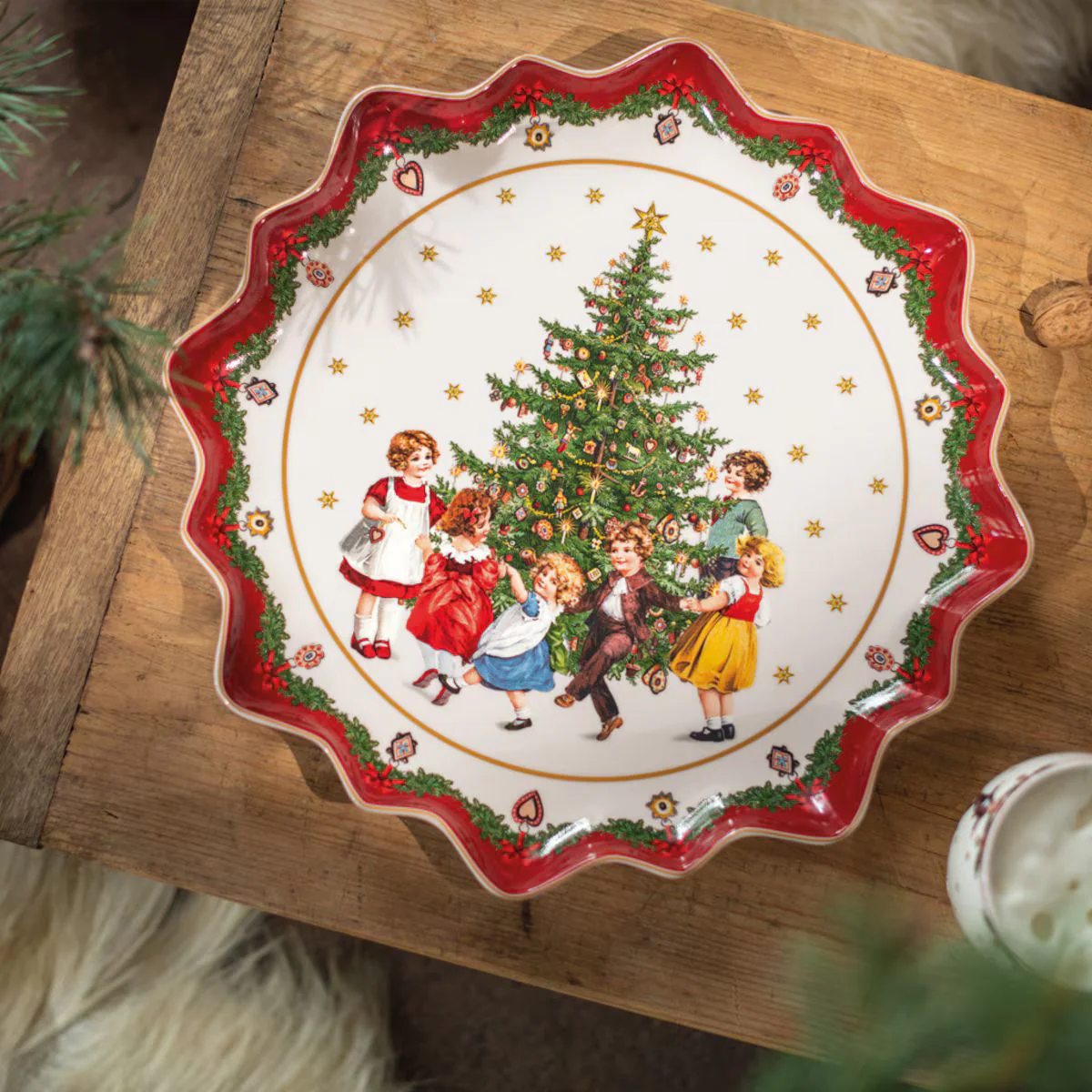 Fuente grande de Navidad de porcelana para servir Toy's Fantasy Villeroy & Boch