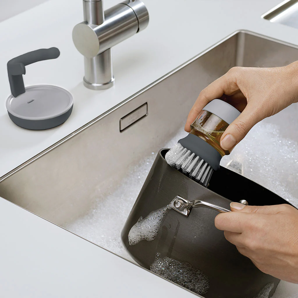 Juego de dispensador de jabón y cepillo Palm Scrub Joseph Joseph - Imagen 3