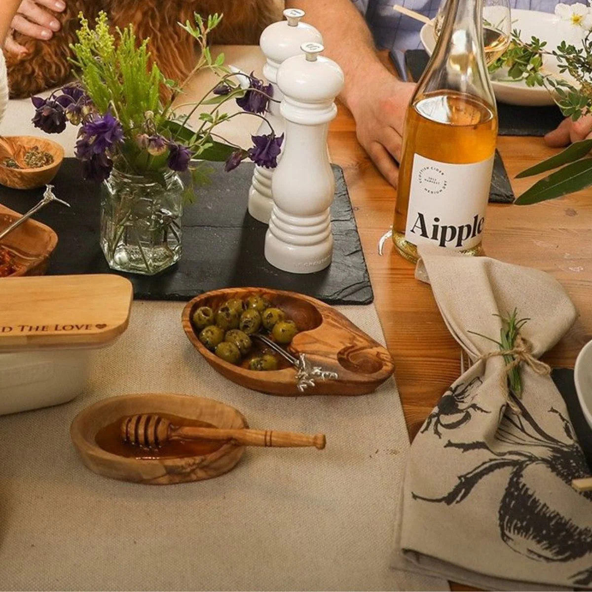 Plato para aceitunas de madera de olivo Selbrae - Imagen 4