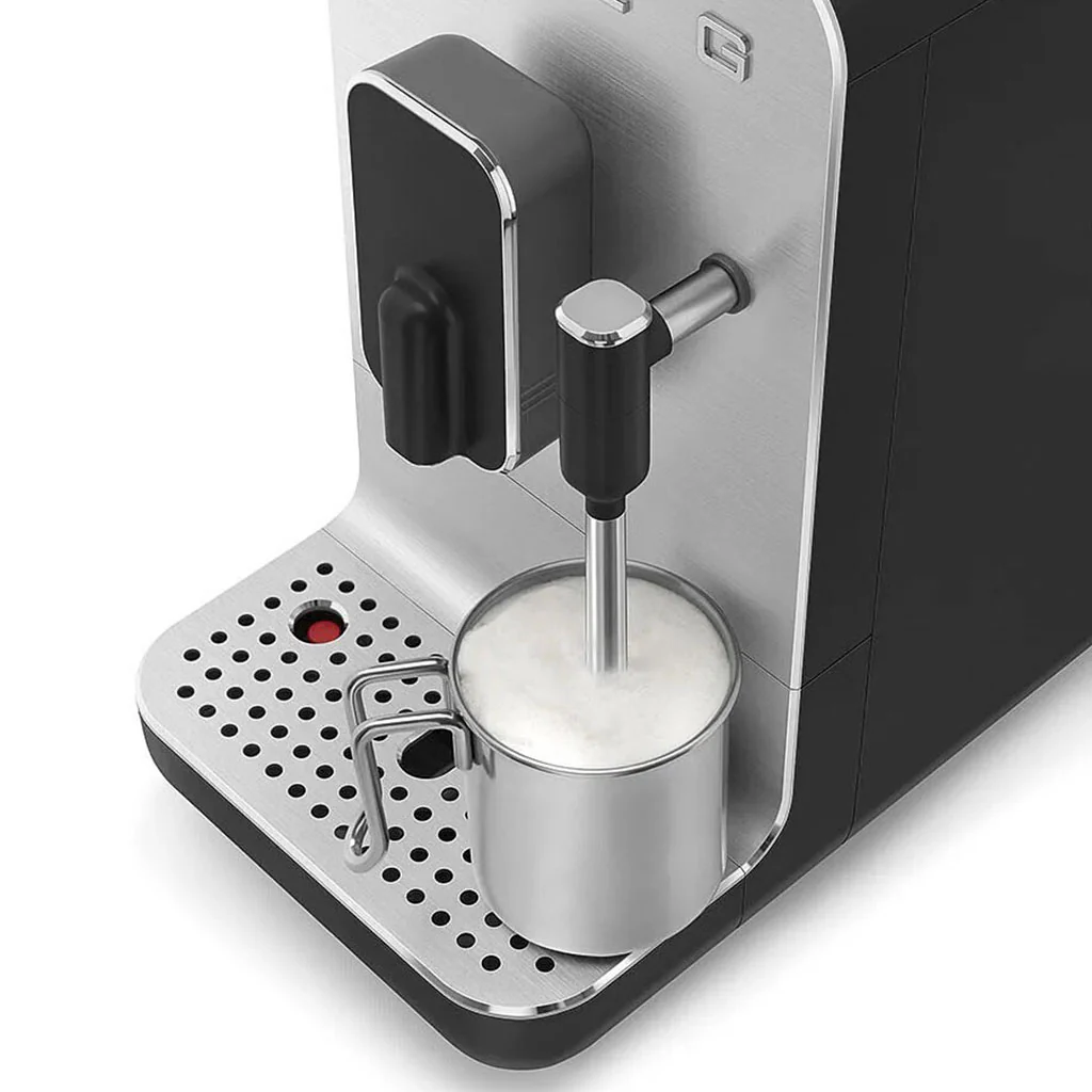 Cafetera superautomática con vapor de Smeg - Imagen 8