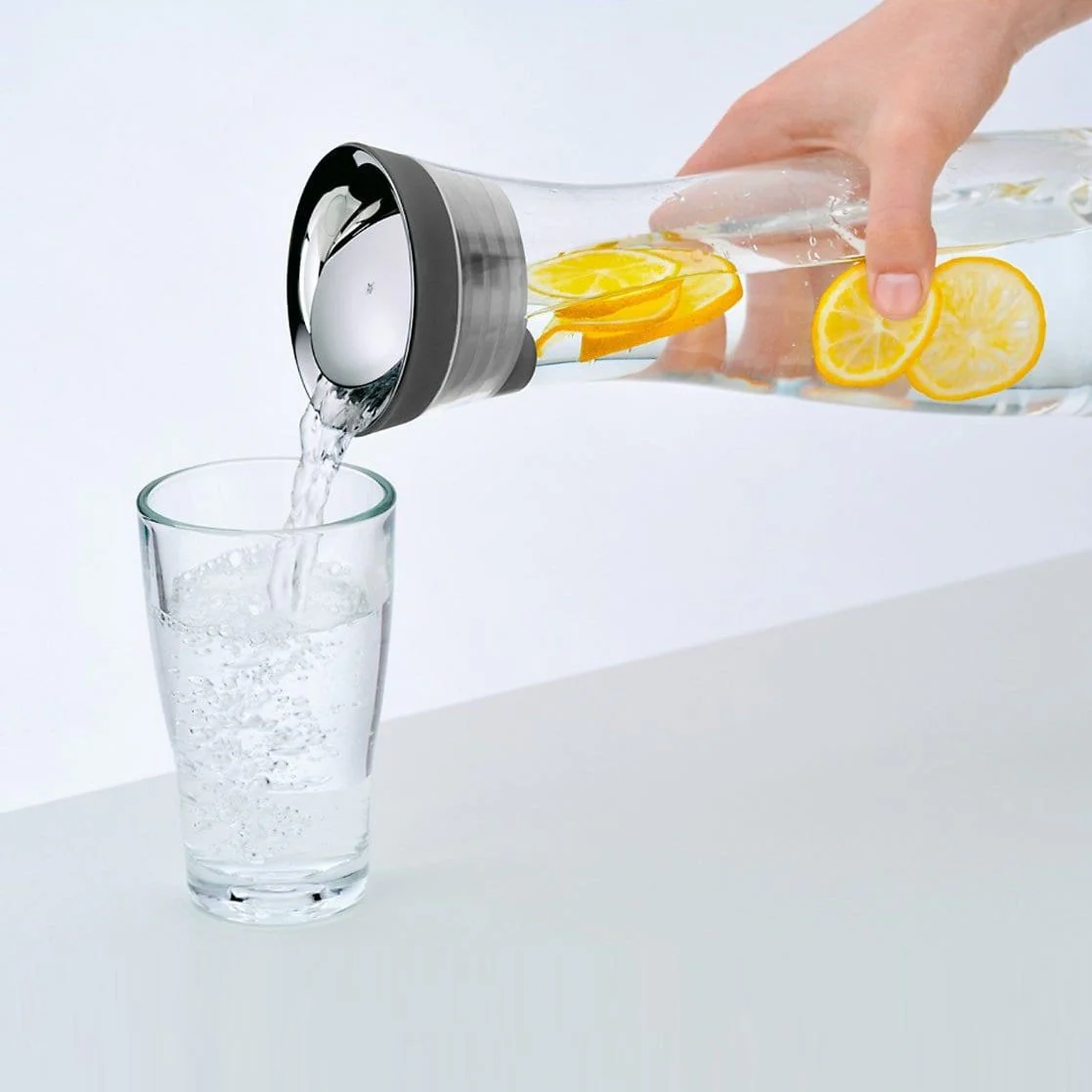 Botella de cristal con colador y tapa oscilante WMF - Imagen 7