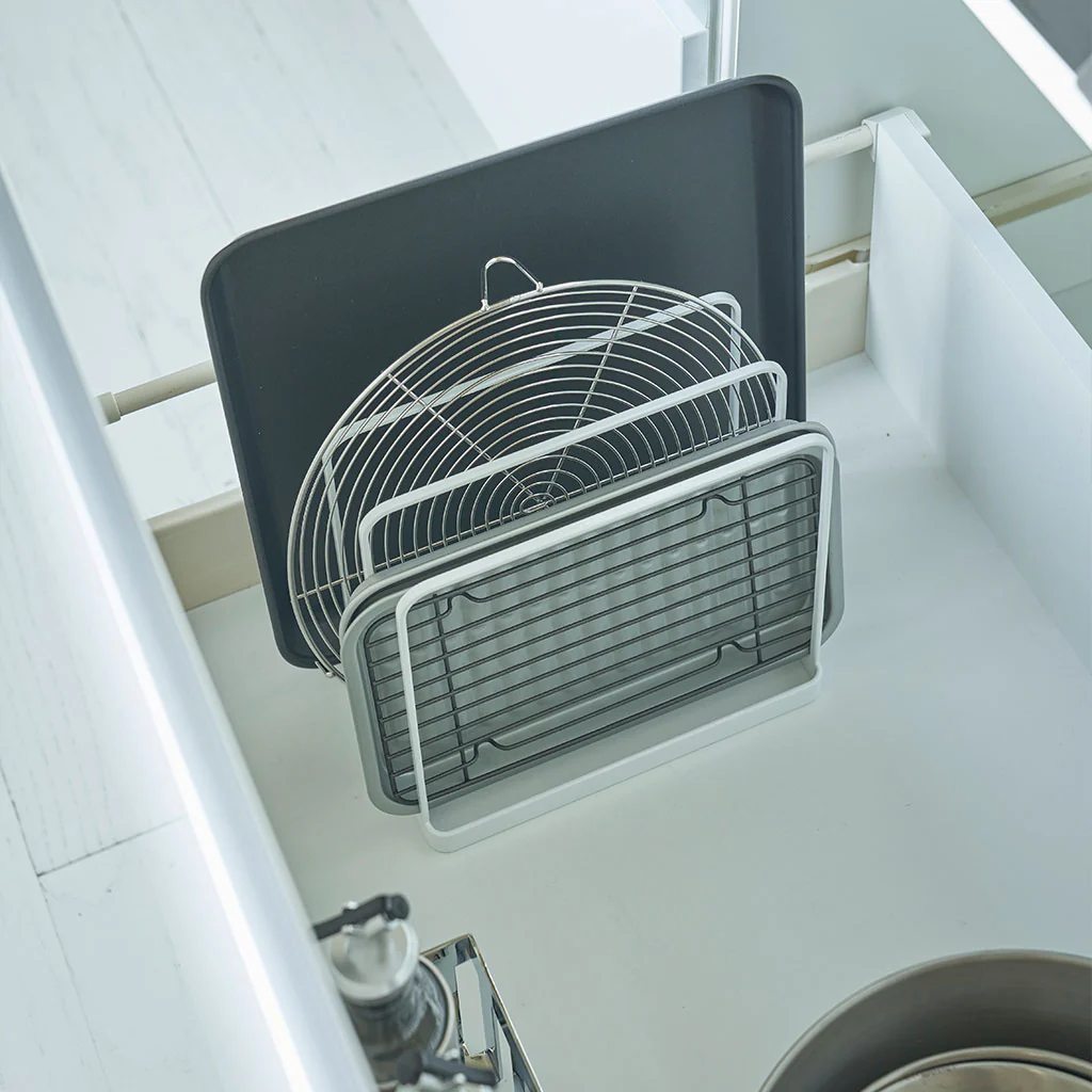 Soporte organizador para tablas y bandejas Yamazaki - Imagen 5