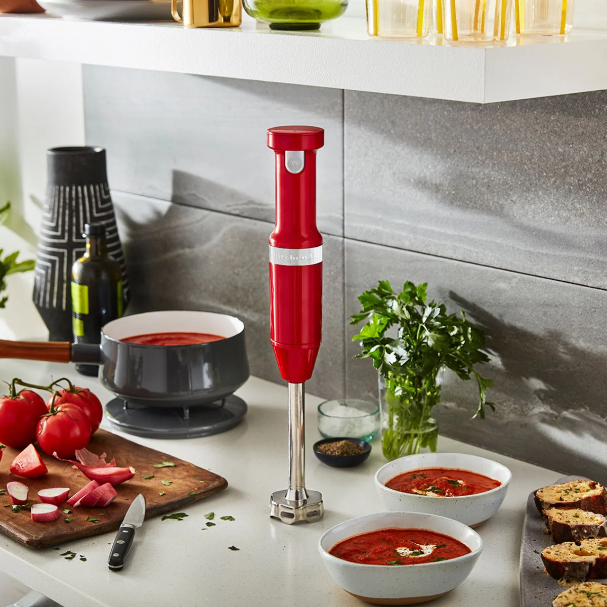 Batidora de mano inalámbrica roja KitchenAid - Imagen 4